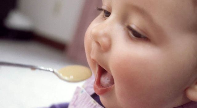 Сколько должен съедать грудной ребенок