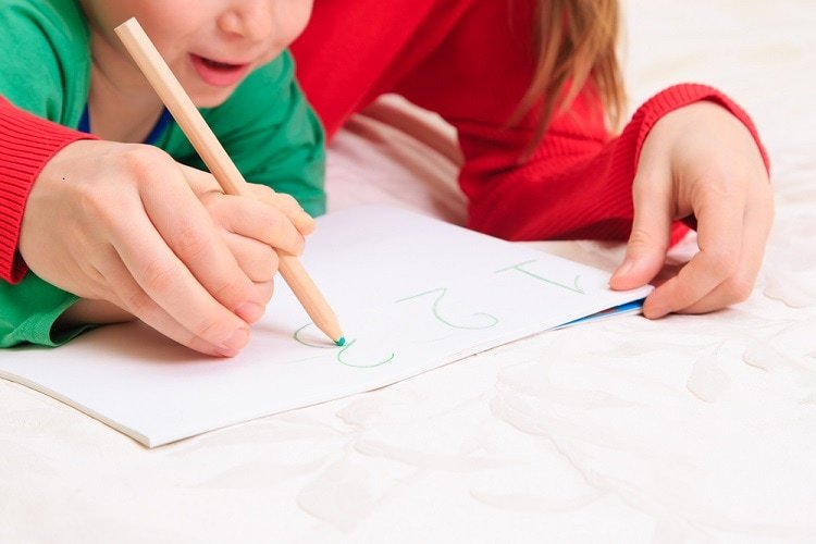 Как научить ребенка писать?