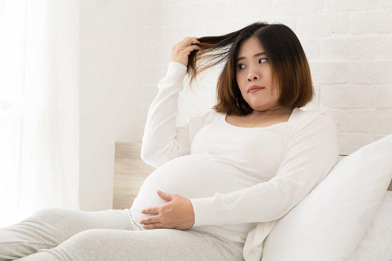 Можно ли беременным женщинам стричь волосы?