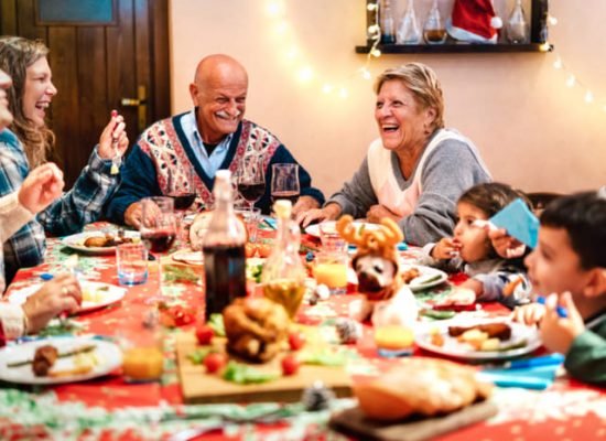 7 способов уменьшить вздутие живота после обильного Новогоднего ужина