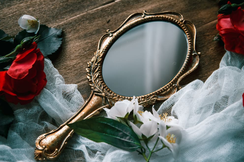 Магия зеркал: призовите богатство, любовь или уверенность в своей жизни