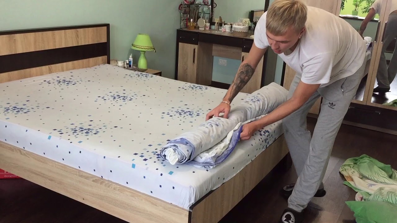 Как быстро заправить одеяло