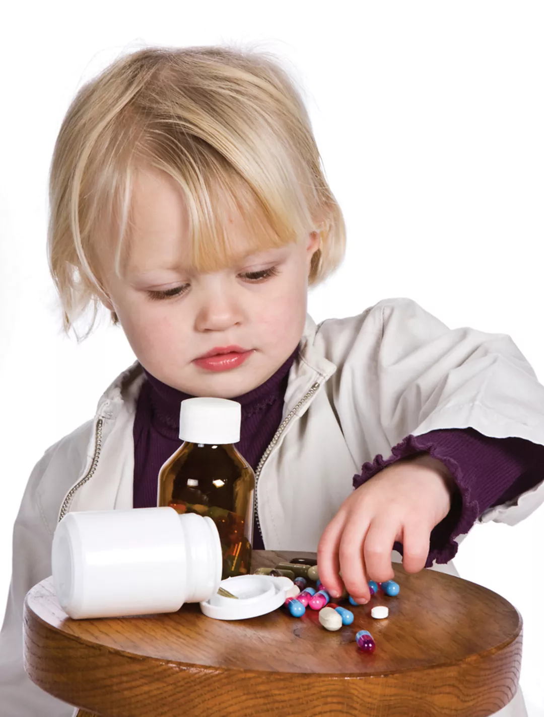 Дети ни в коем случае не должны играть с лекарствами