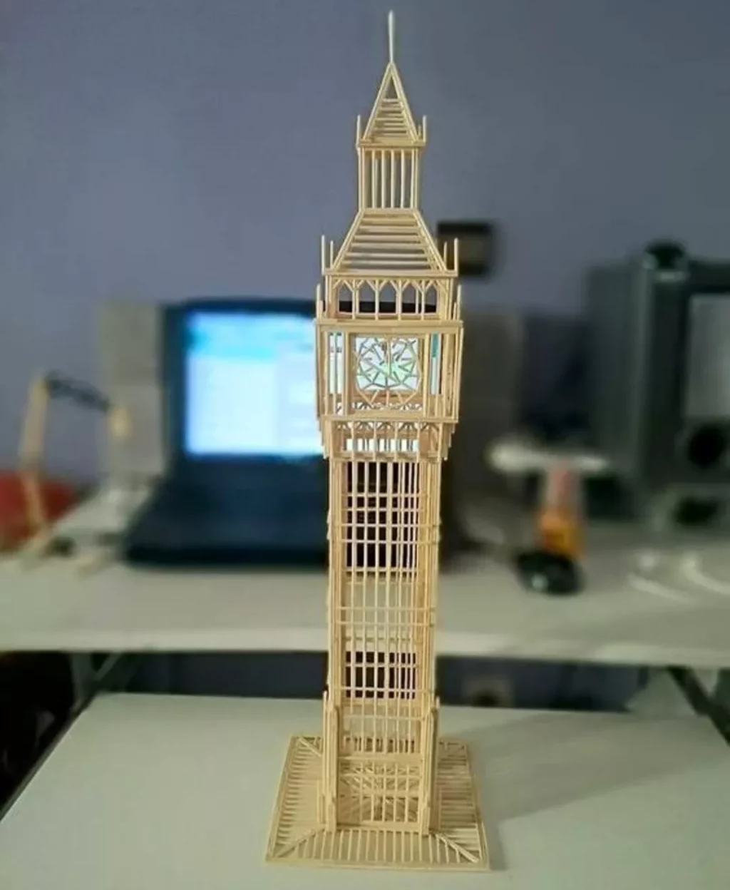 Башня big Ben из дерева