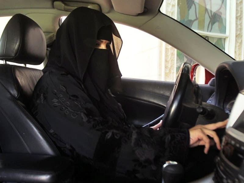 До сих пор не многие женщины в Саудовской Аравии могут водить автомобиль